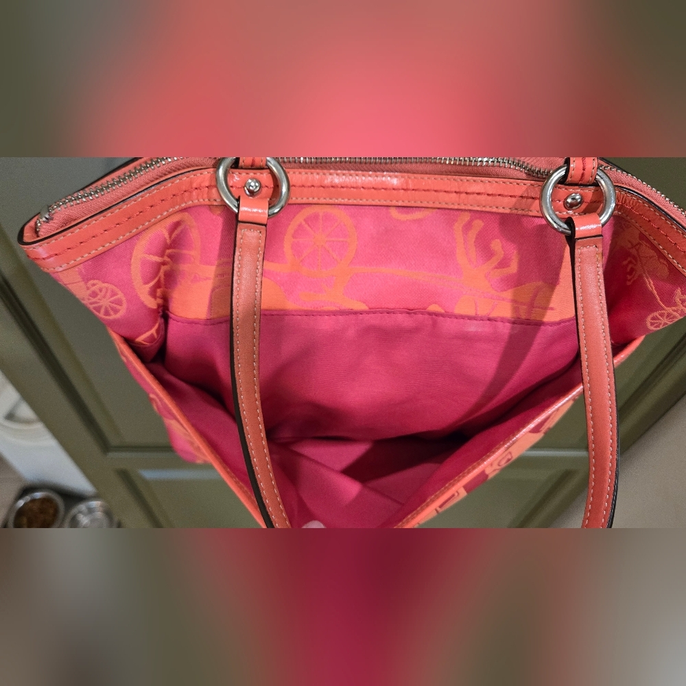 C- Coach rare pink peachy/orange Horse Carriage Pleated Tote Shoulder Bag F… - Picture 8 of 10